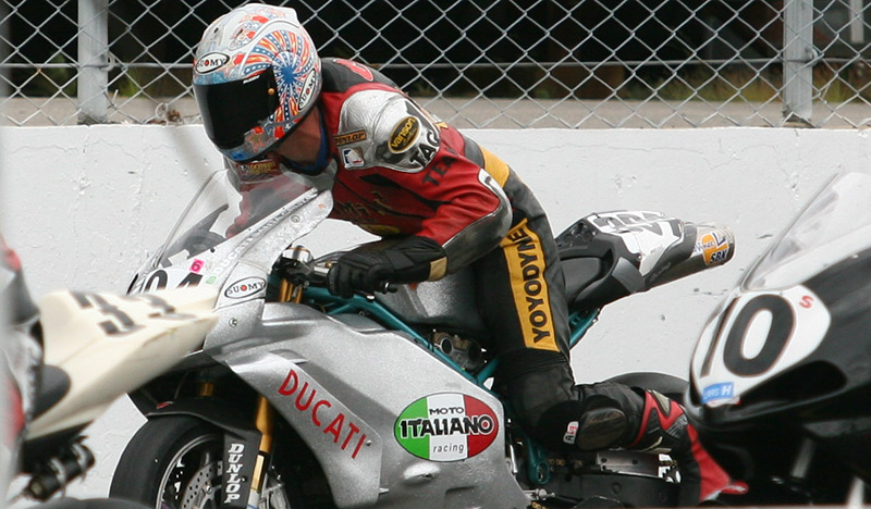 GoGo launches a Ducati 749R at Loudon
